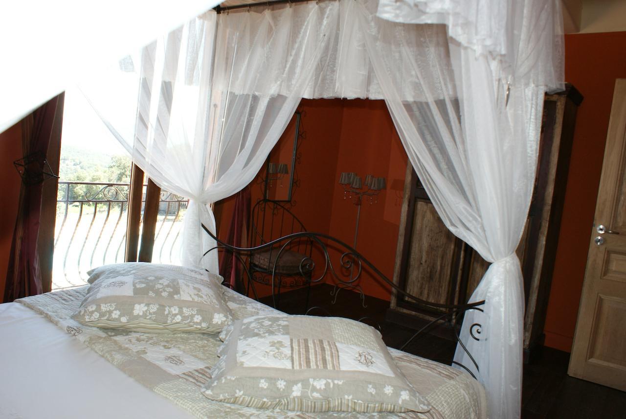 มา ลา มาร์เชต Bed & Breakfast เซเรต์ ห้อง รูปภาพ
